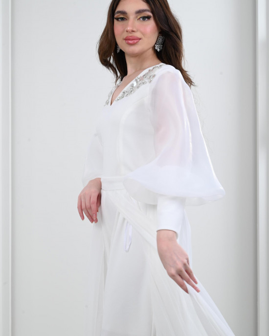 Long dress with puffy drum sleeves