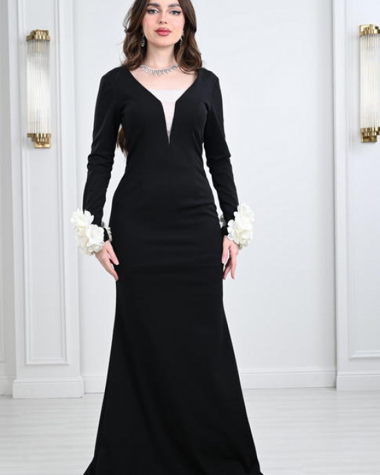 Distinctive long evening dress 