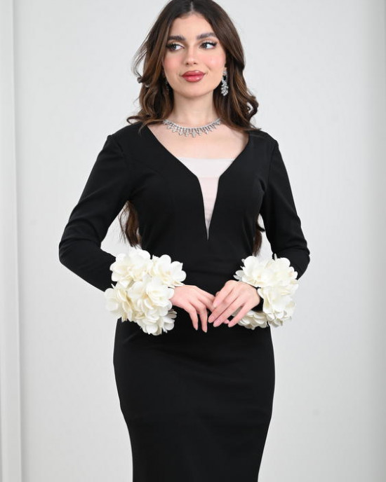 Distinctive long evening dress 