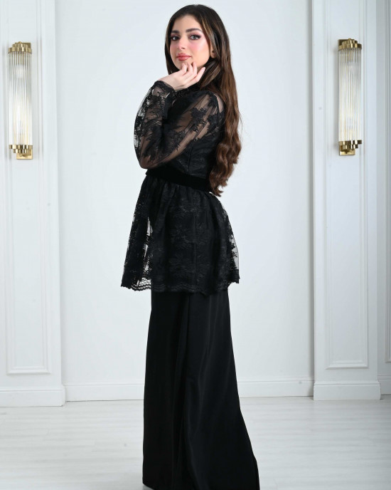 Elegant lace evening dress