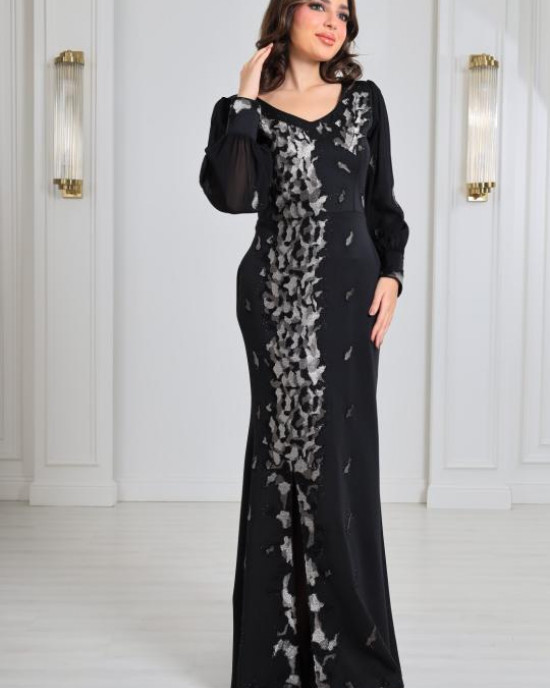 Distinctive heroine women's dress 