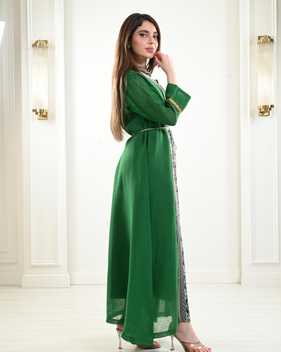 Jalabiya with a wide and long design