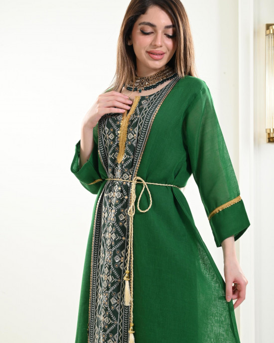 Jalabiya with a wide and long design