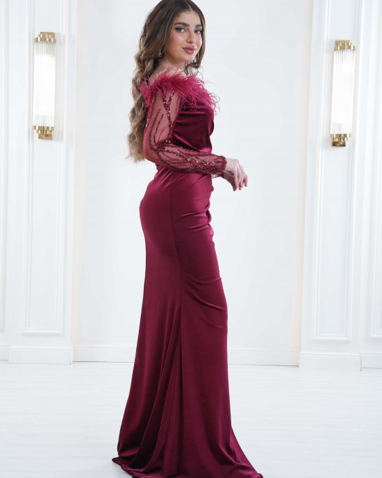 Evening dress with feather edges