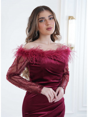 Evening dress with feather edges