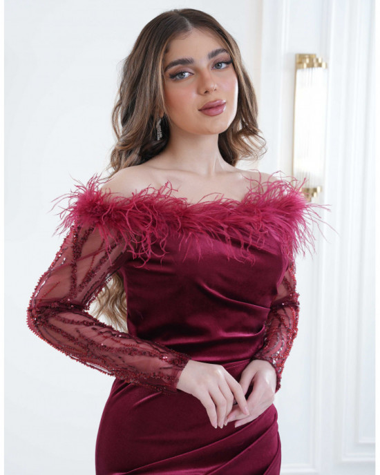 Evening dress with feather edges