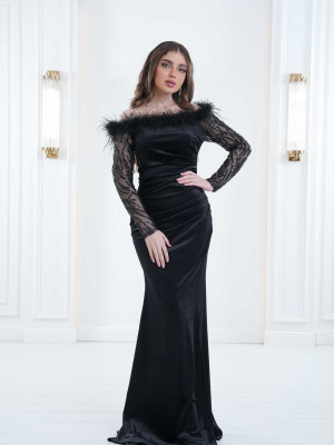 Evening dress with feather edges