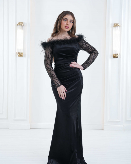 Evening dress with feather edges