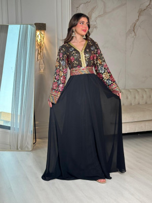 Women's jalabiya with wide embroidered sleeves