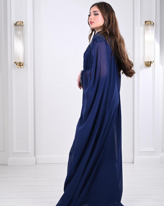 An elegant Saudi galabiya 