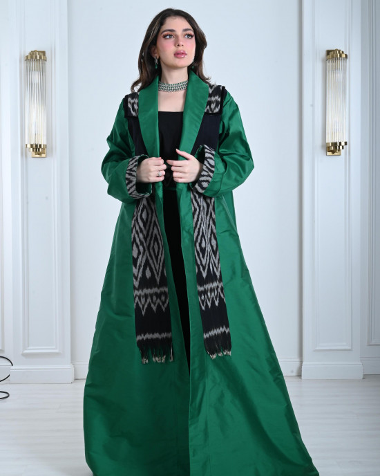 Women's galabiya with sophisticated Moroccan design