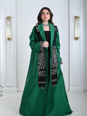 Women's galabiya with sophisticated Moroccan design