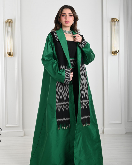 Women's galabiya with sophisticated Moroccan design