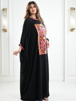 Wide and loose galabiya