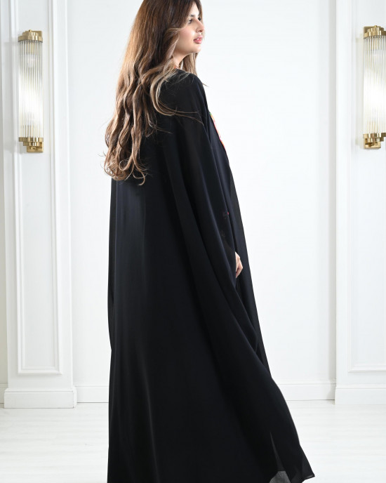 Wide and loose galabiya