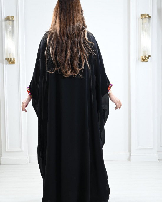 Wide and loose galabiya