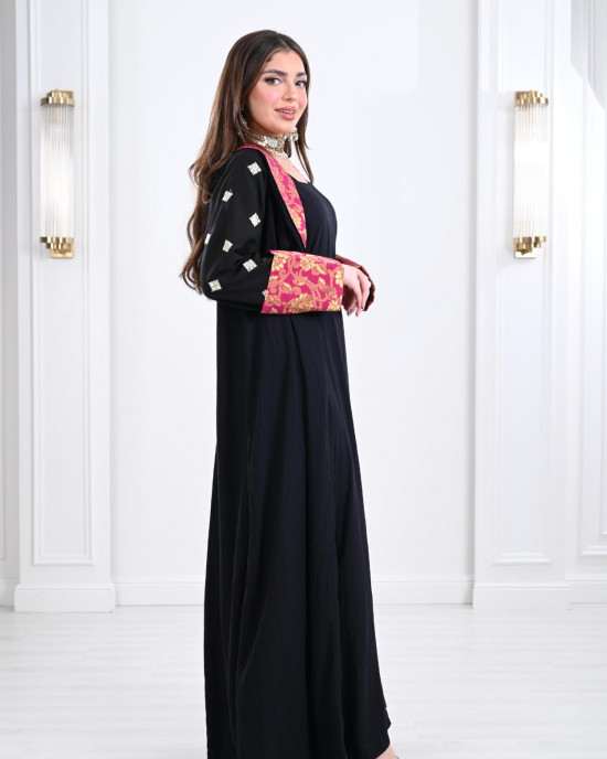 Moroccan galabiya with Khatma embroidery 